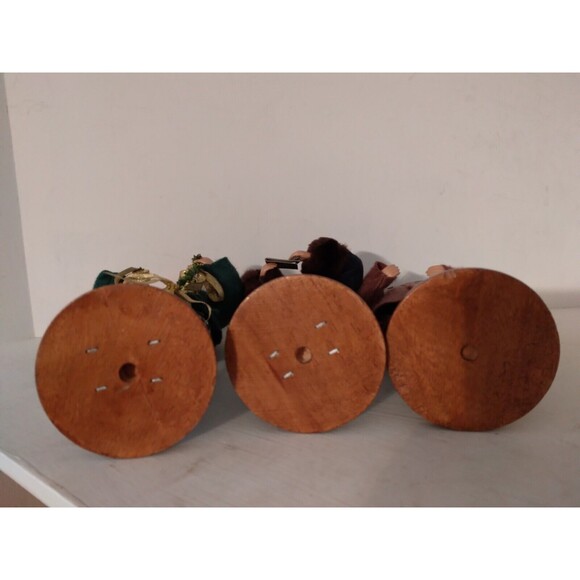 Vintage Christmas Carolers  9" Figurines Set of 3 with Wood Base - Picture 7 of 7